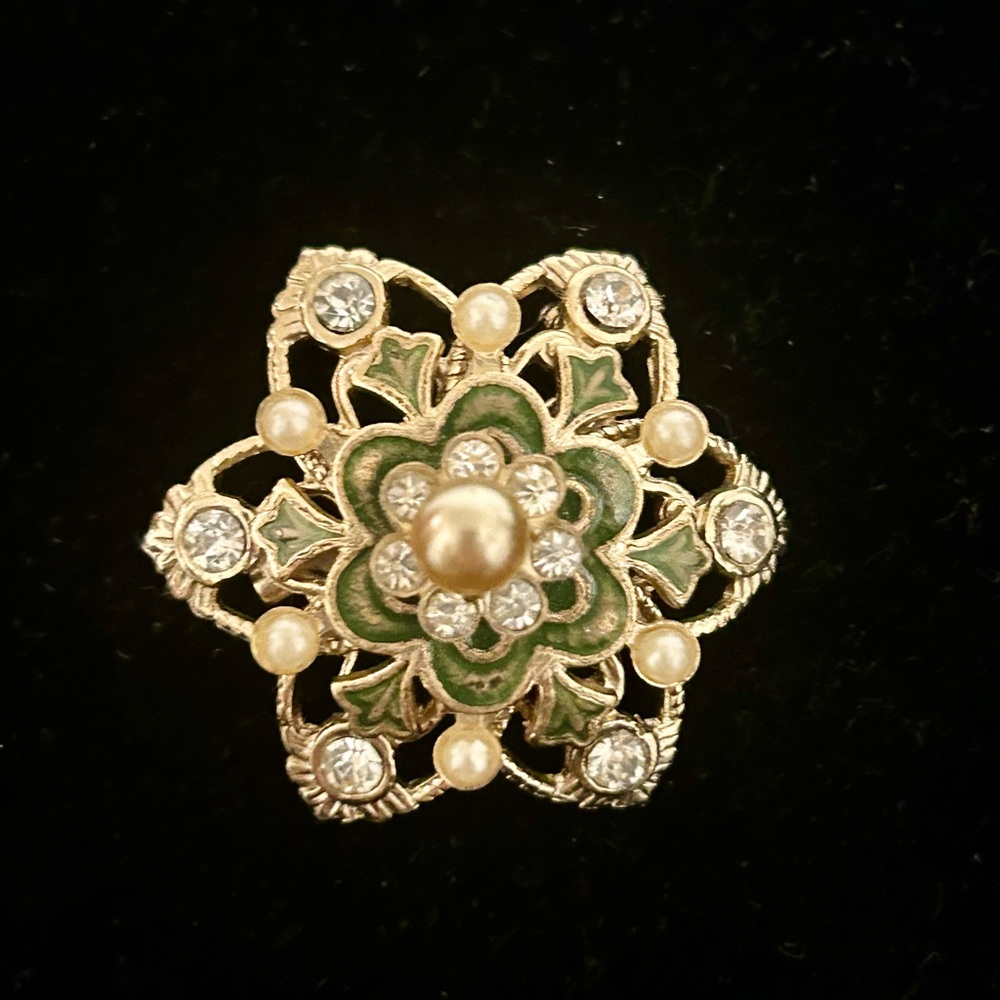 Vintage Coro Floral Filagree‎ Brooch with Faux Pearls and Rhinestones